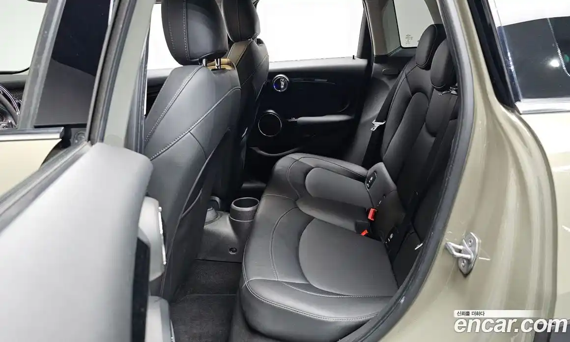 Mini Cooper 2019 2.0 Автомат в Москве № 187091, фото 9