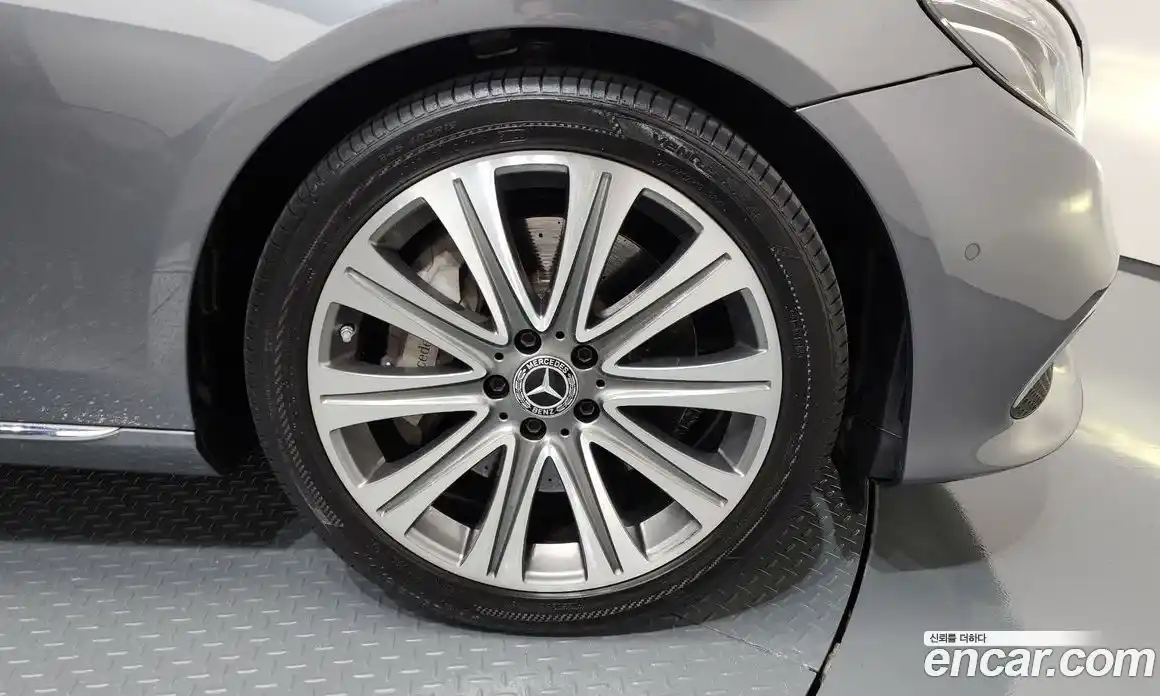 Mercedes-Benz E-Class 2017 3.0 Автомат в Москве № 195113, фото 20