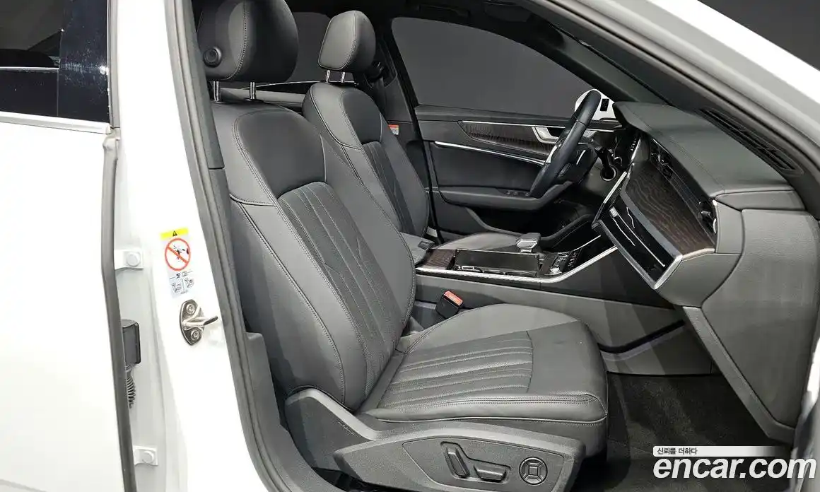 Audi A6 2023 2.0 Автомат в Москве № 195907, фото 13