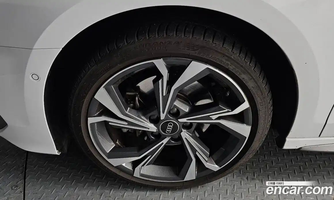 Audi A3 2023 2.0 Автомат в Москве № 196037, фото 4