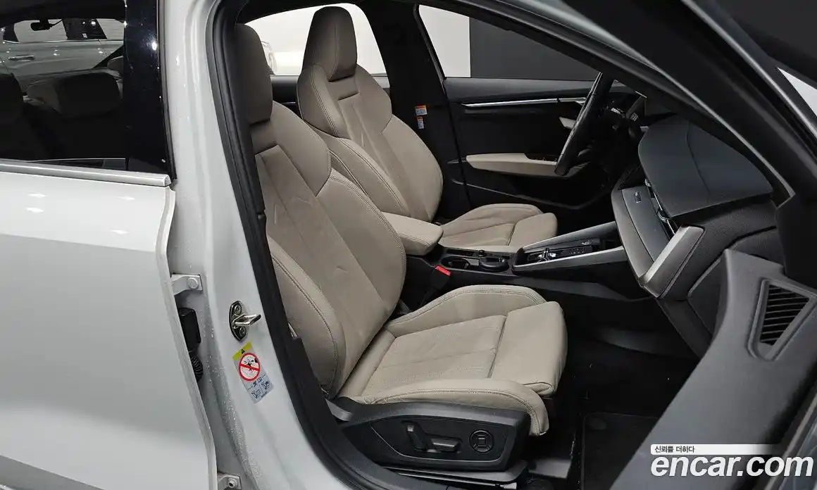 Audi A3 2023 2.0 Автомат в Москве № 196037, фото 9