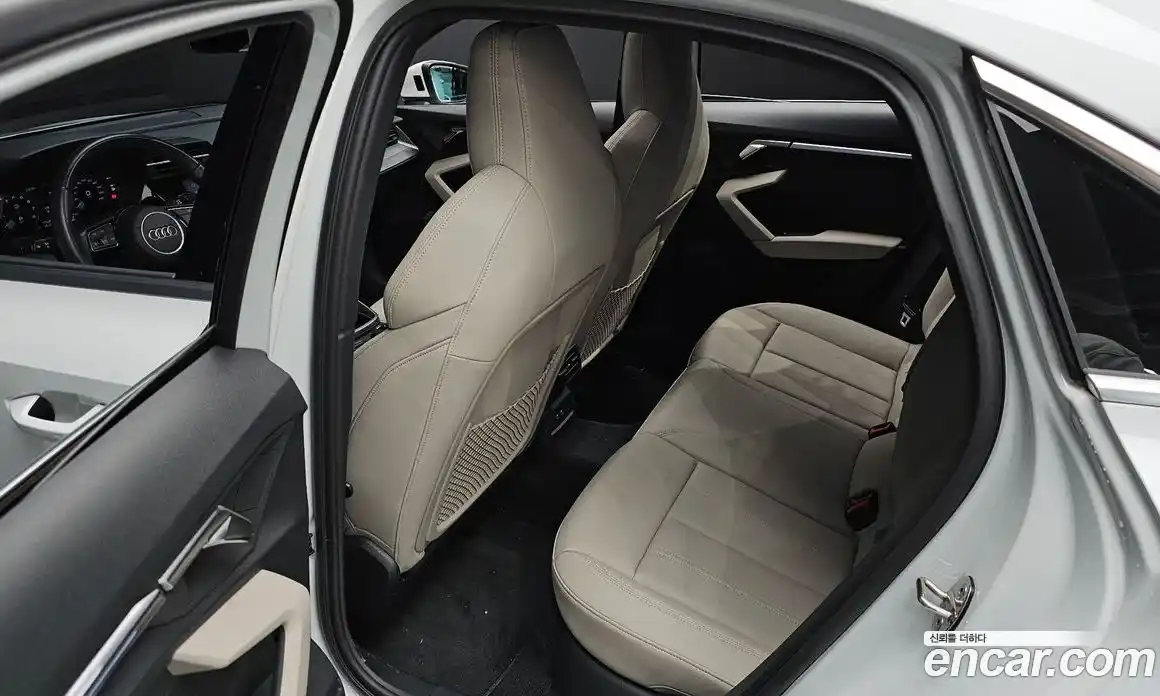 Audi A3 2023 2.0 Автомат в Москве № 196037, фото 10