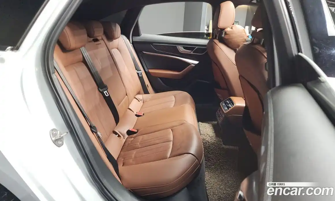 Audi A6 2023 2.0 Автомат в Москве № 196109, фото 1