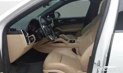 Porsche Cayenne 2020 3.0 Автомат в Москве № 196542, миниатюра 4