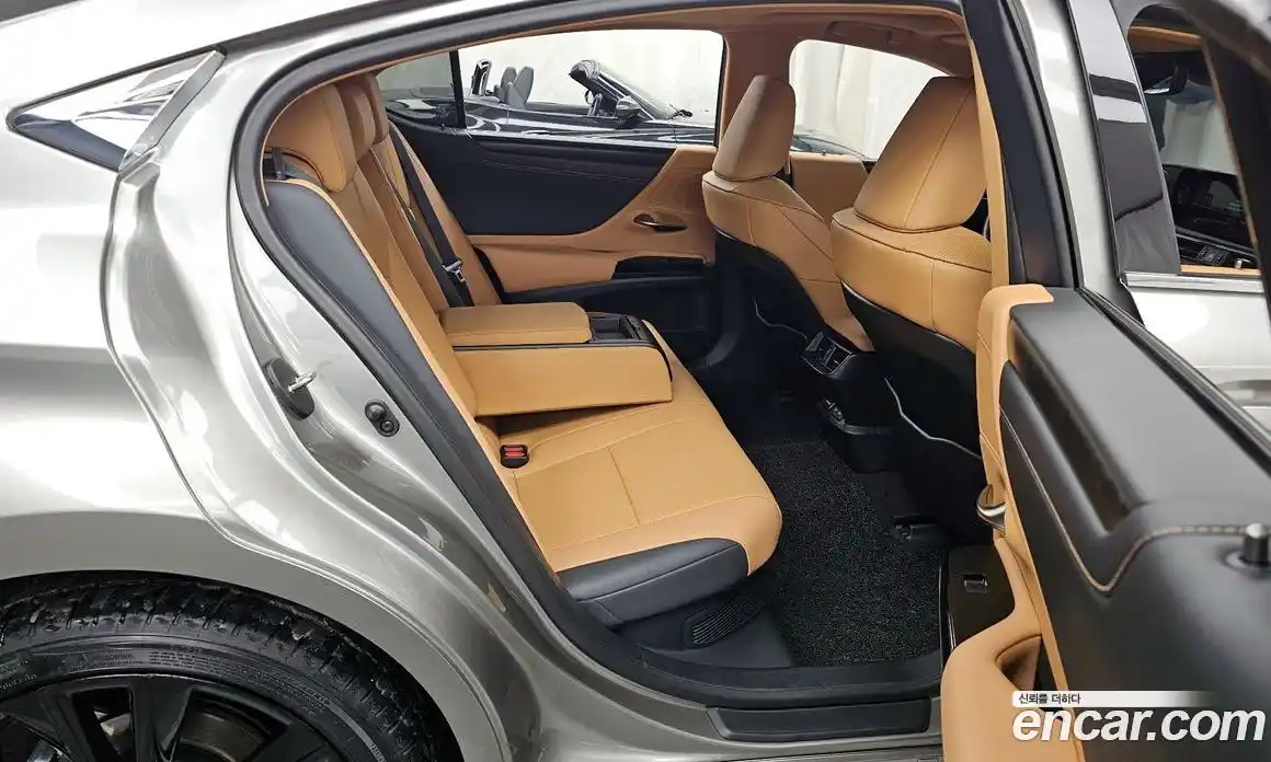 Lexus ES 2024 2.5 Автомат в Москве № 198725, фото 12