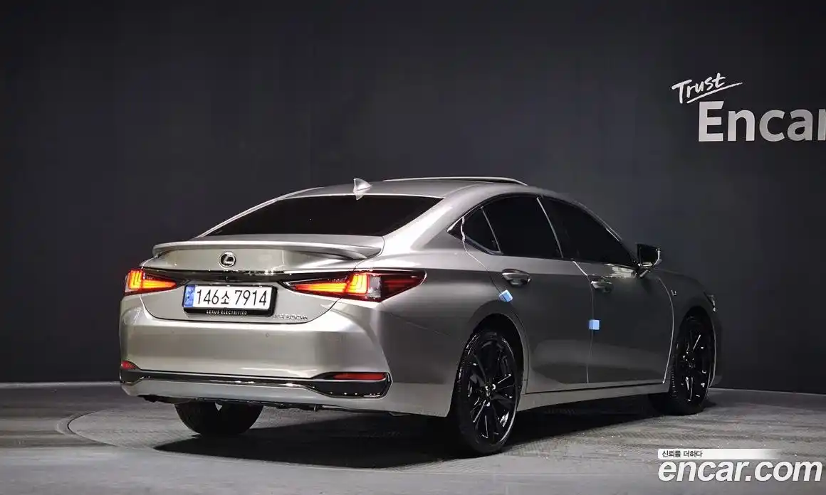 Lexus ES 2024 2.5 Автомат в Москве № 198725, фото 13