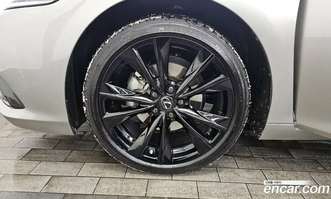 Lexus ES 2024 2.5 Автомат в Москве № 198725, фото 4