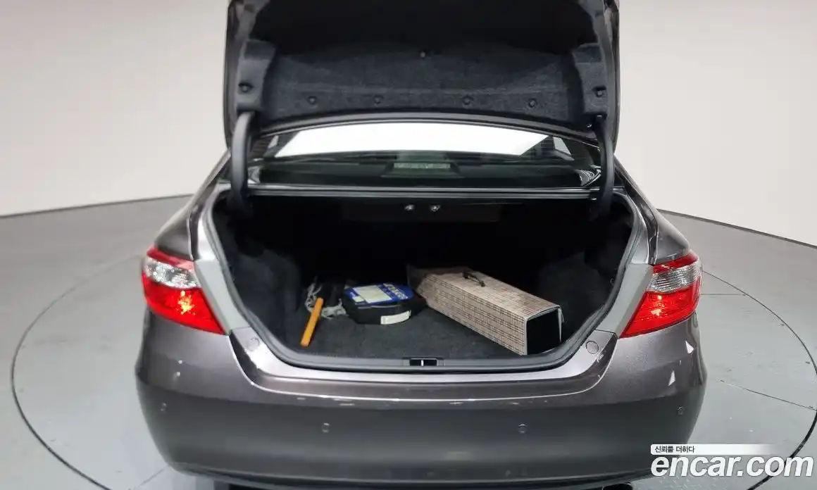 Toyota Camry 2015 2.5 Автомат в Москве № 199609, фото 20