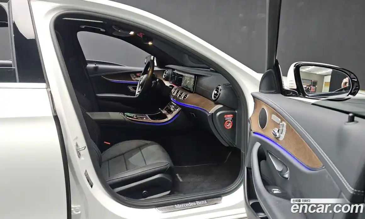 Mercedes-Benz E-Class 2022 2.0 Автомат в Москве № 202925, фото 18