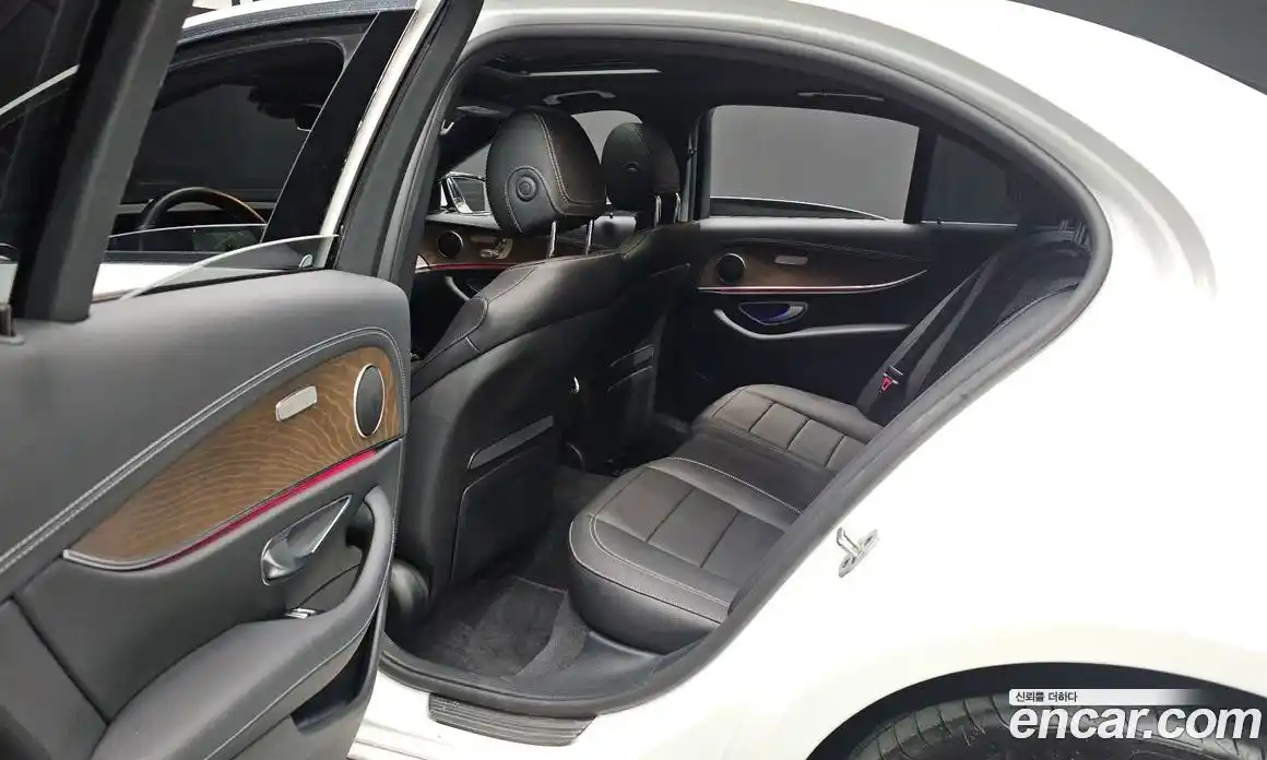 Mercedes-Benz E-Class 2022 2.0 Автомат в Москве № 202925, фото 10