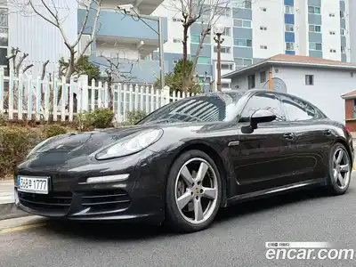 Porsche Panamera, 2016