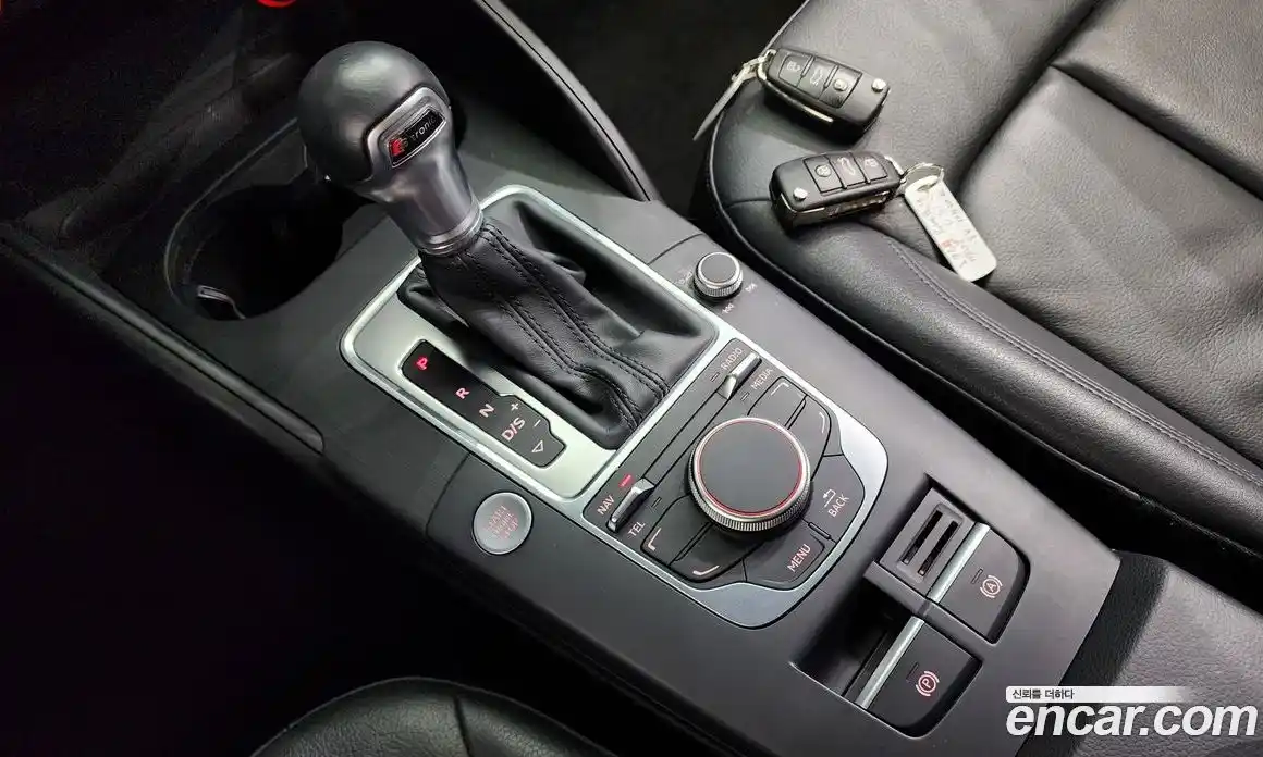 Audi A3 2015 1.6 Автомат в Москве № 212348, фото 9