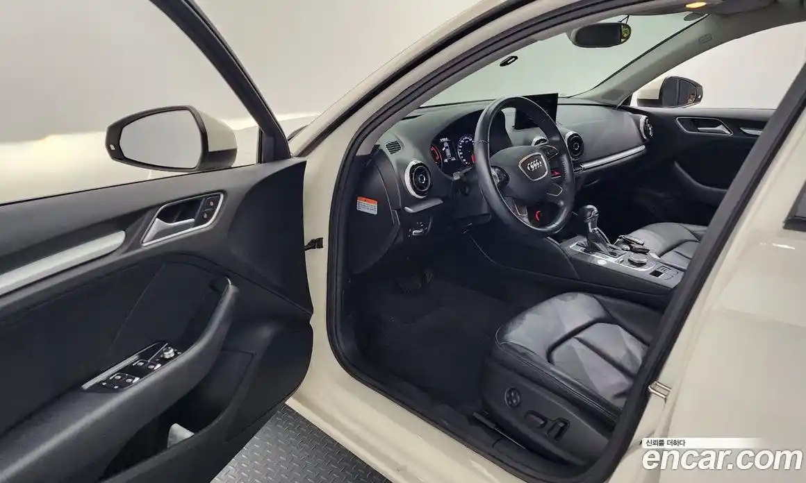 Audi A3 2015 1.6 Автомат в Москве № 212348, фото 10