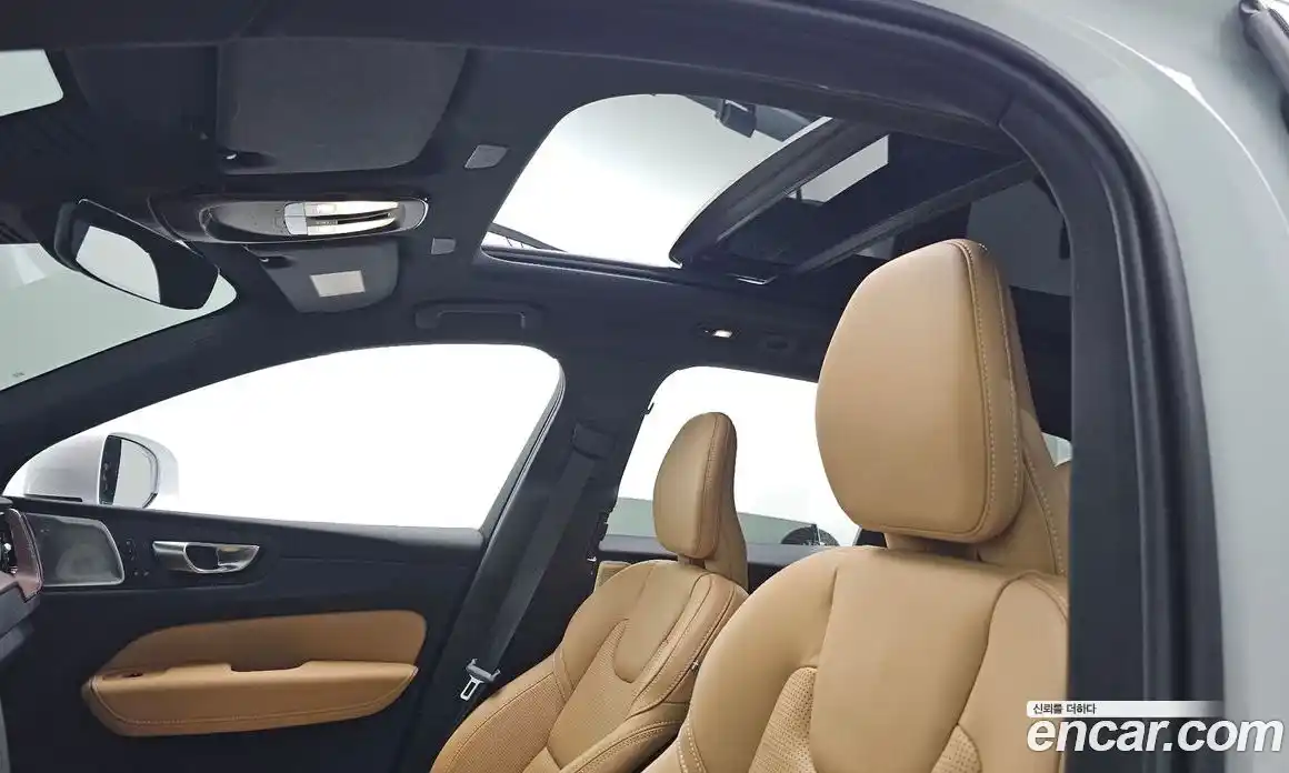 Volvo XC60 2024 2.0 Автомат в Москве № 212828, фото 14