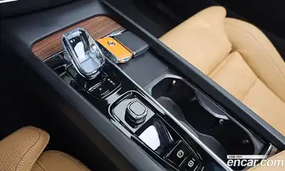 Volvo XC60 2024 2.0 Автомат в Москве № 212828, миниатюра 9