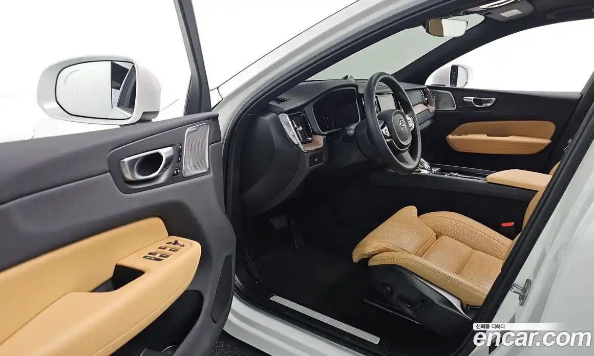 Volvo XC60 2024 2.0 Автомат в Москве № 212828, фото 10