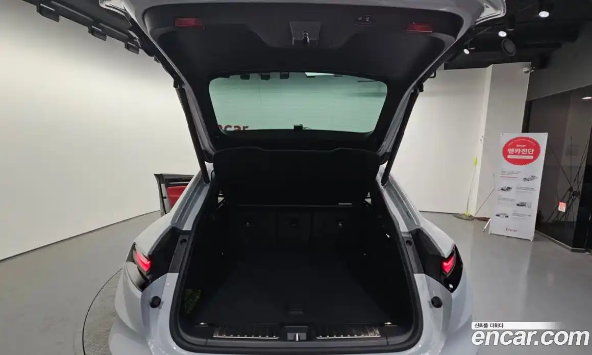 Porsche Macan 2025 0.2 Автомат в Москве № 212923, фото 19