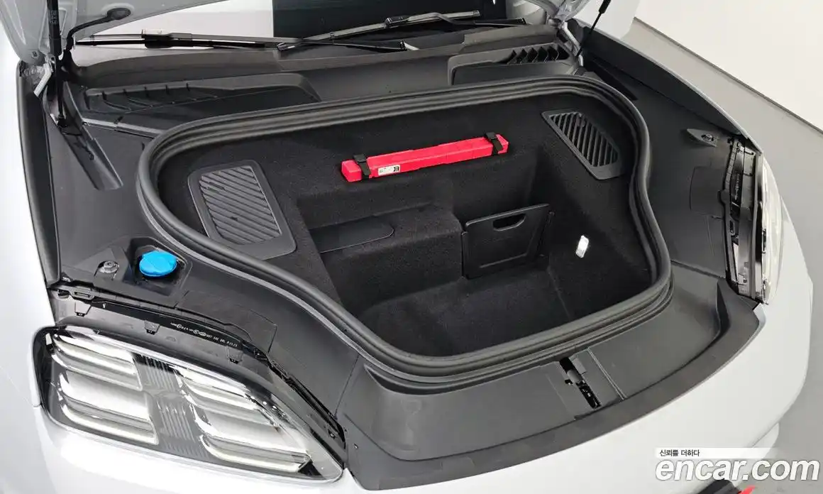 Porsche Macan 2025 0.2 Автомат в Москве № 212923, фото 6