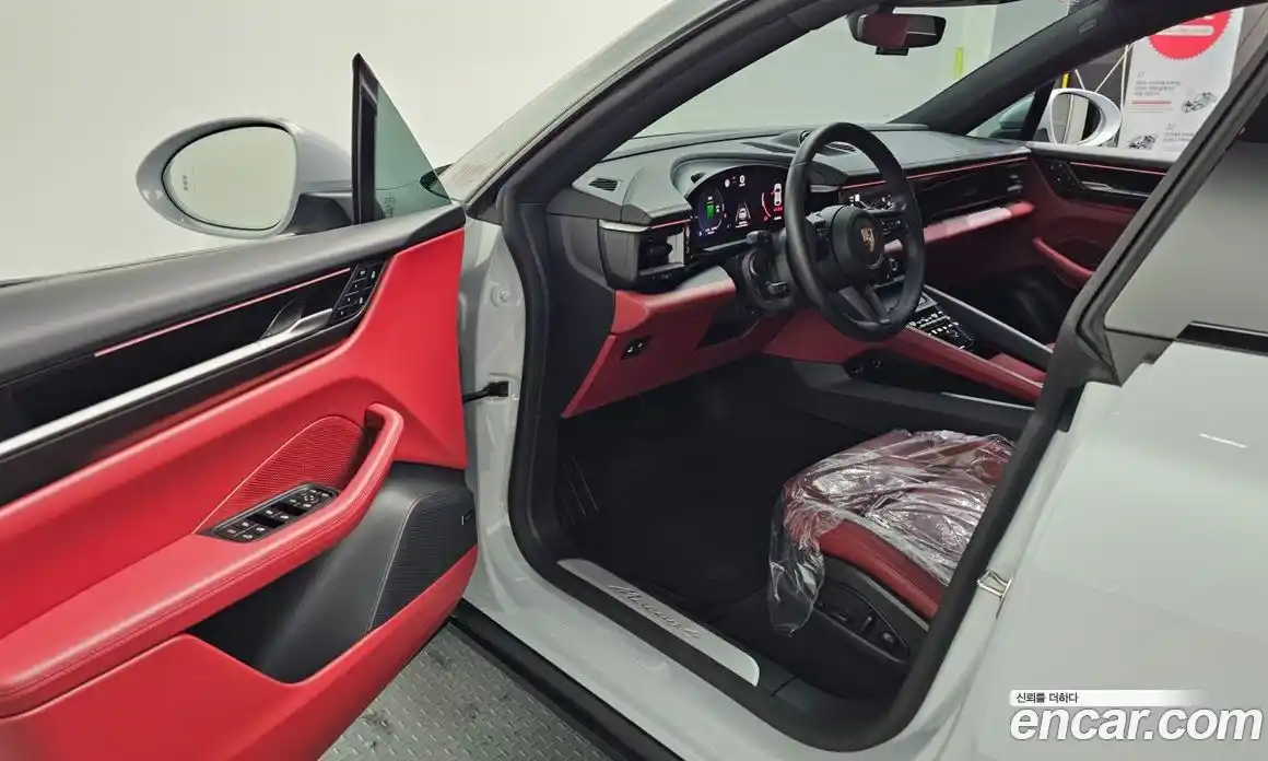 Porsche Macan 2025 0.2 Автомат в Москве № 212923, фото 10