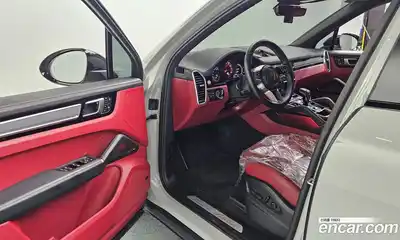 Porsche Cayenne, 2023