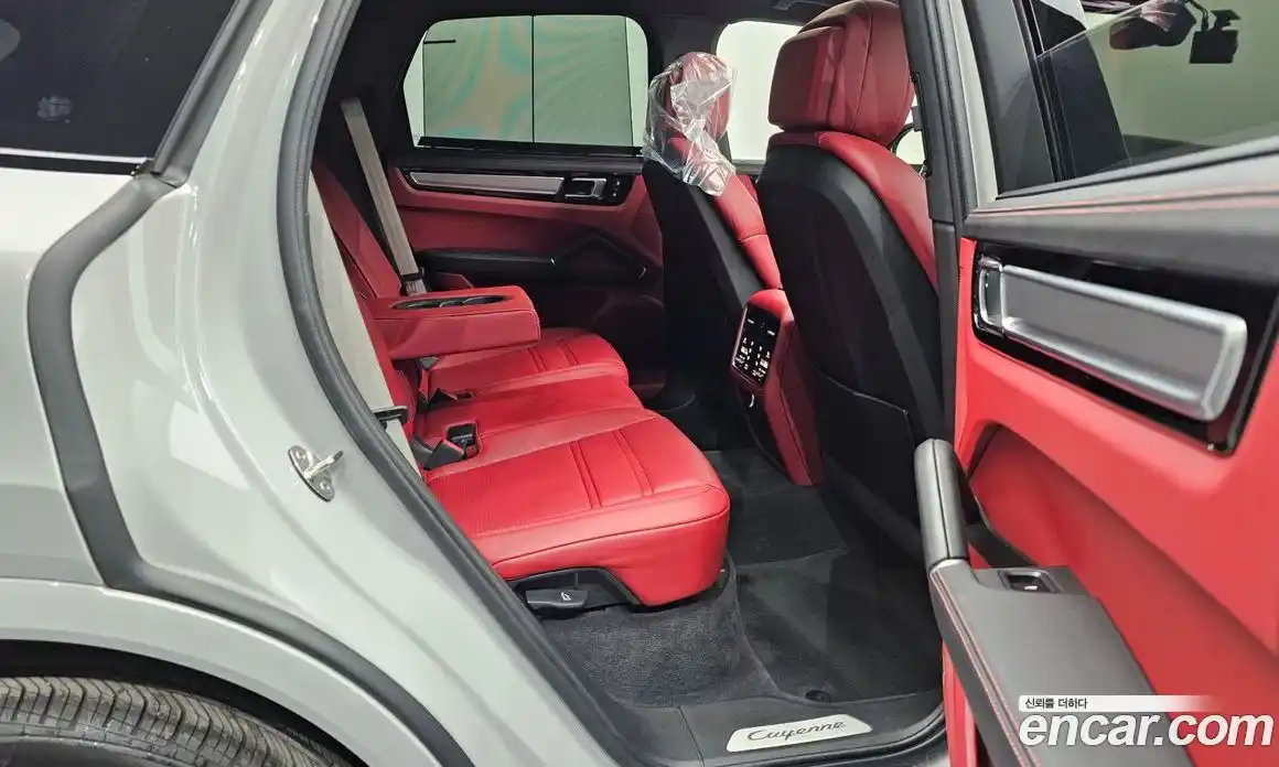 Porsche Cayenne 2023 3.0 Автомат в Москве № 213160, фото 3
