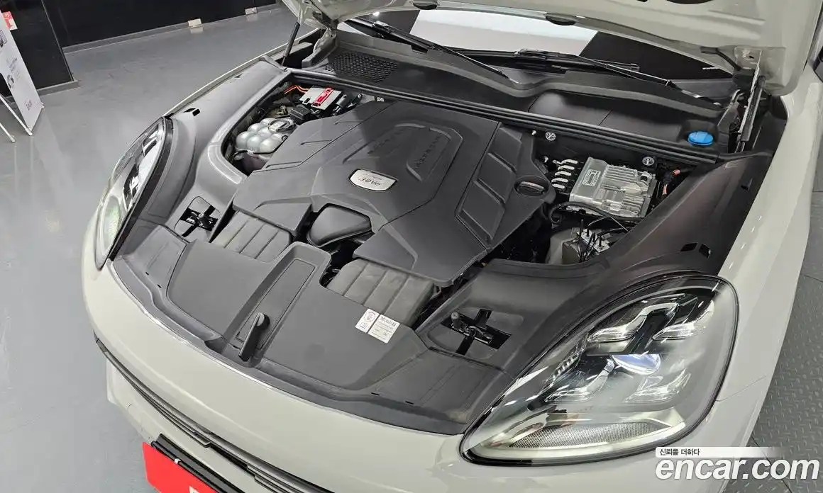 Porsche Cayenne 2023 3.0 Автомат в Москве № 213160, фото 8