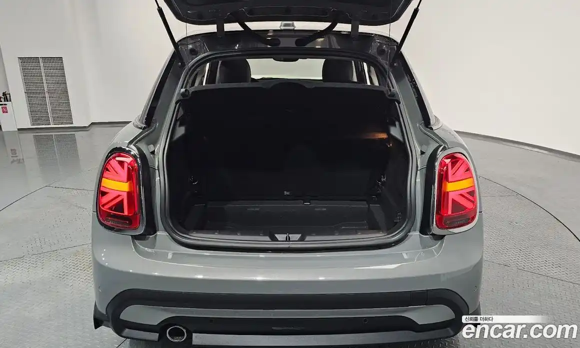 Mini Cooper 2022 1.5 Автомат в Москве № 214275, фото 15