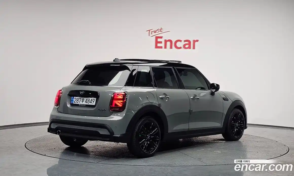 Mini Cooper 2022 1.5 Автомат в Москве № 214275, фото 16