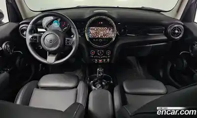 Mini Cooper 2022 1.5 Автомат в Москве № 214275, миниатюра 3