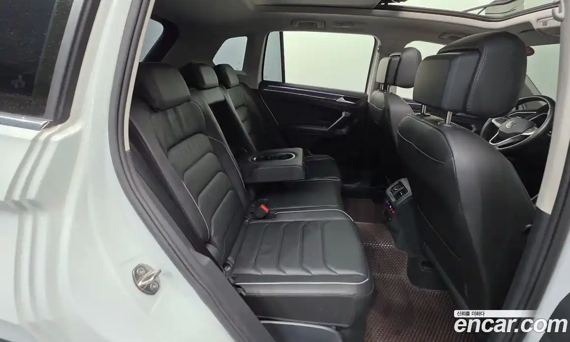 Volkswagen Tiguan 2023 2.0 Автомат в Москве № 214890, фото 19