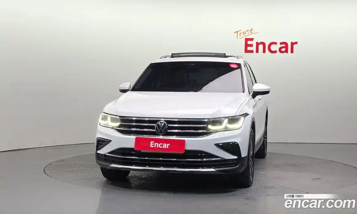 Volkswagen Tiguan 2023 2.0 Автомат в Москве № 214890, фото 3