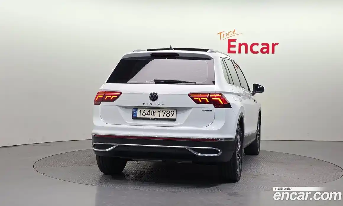 Volkswagen Tiguan 2023 2.0 Автомат в Москве № 214890, фото 4