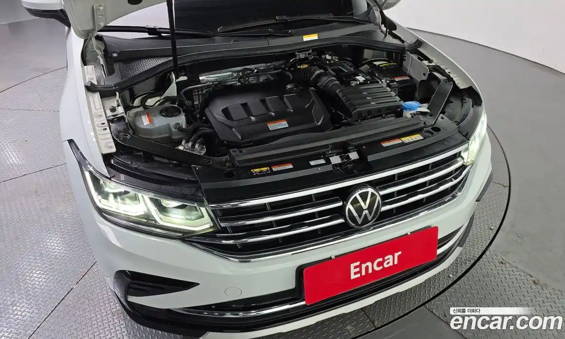 Volkswagen Tiguan 2023 2.0 Автомат в Москве № 214890, фото 6