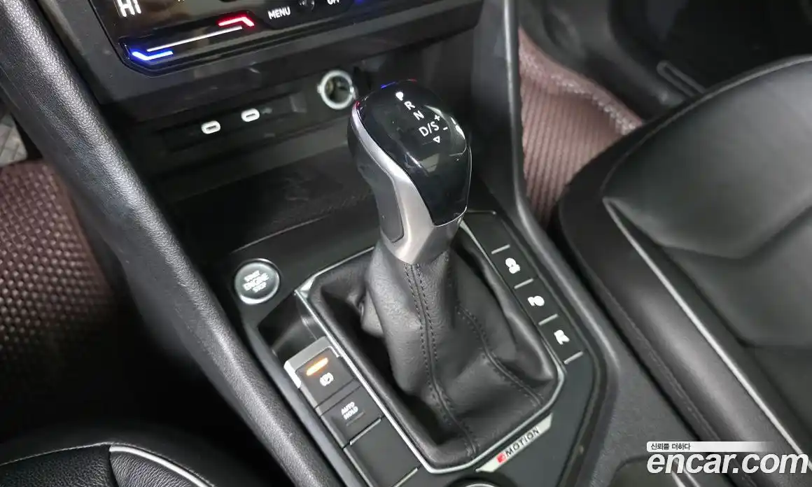 Volkswagen Tiguan 2023 2.0 Автомат в Москве № 214890, фото 9