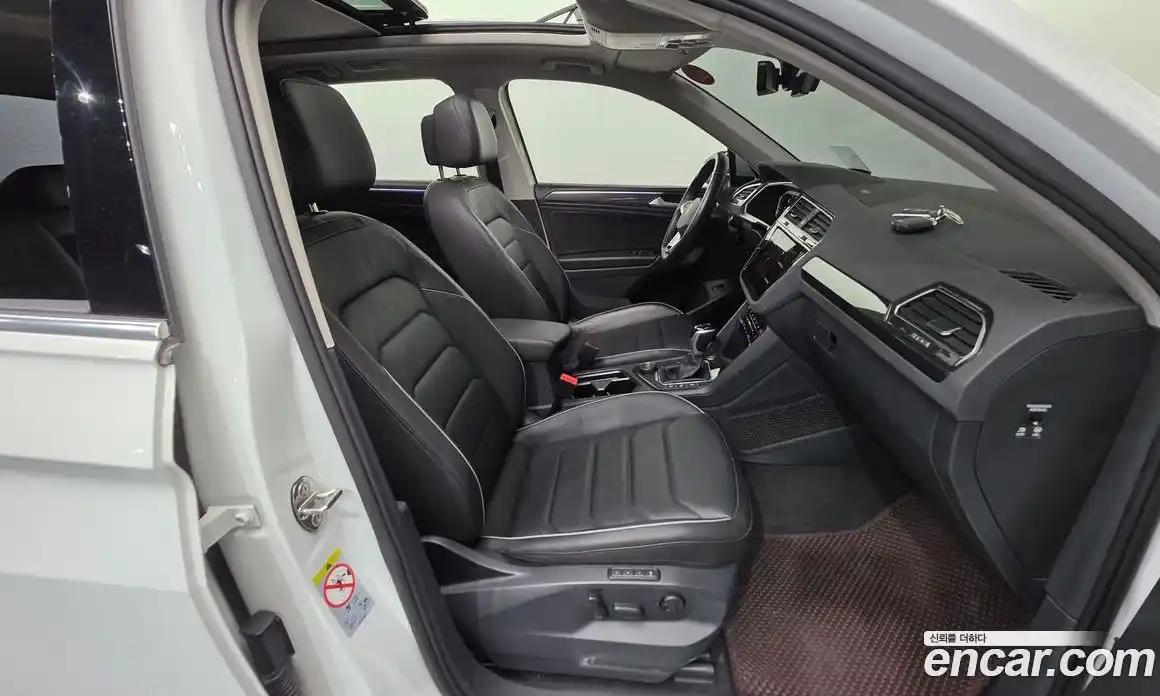 Volkswagen Tiguan 2023 2.0 Автомат в Москве № 214890, фото 10