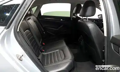 Volkswagen Passat 2014 1.8 Автомат в Москве № 215123, миниатюра 3