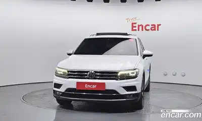 Volkswagen Tiguan 2018 2.0 Автомат в Москве № 215126, миниатюра 12