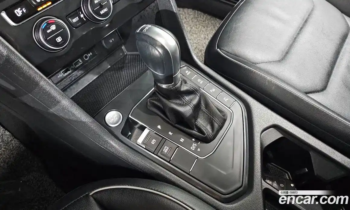 Volkswagen Tiguan 2018 2.0 Автомат в Москве № 215126, фото 14