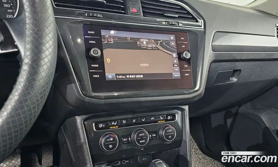 Volkswagen Tiguan 2018 2.0 Автомат в Москве № 215126, фото 3