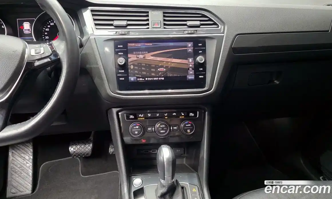 Volkswagen Tiguan 2018 2.0 Автомат в Москве № 215202, фото 16