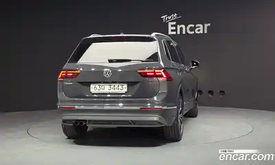 Volkswagen Tiguan 2018 2.0 Автомат в Москве № 215202, миниатюра 5