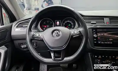 Volkswagen Tiguan 2018 2.0 Автомат в Москве № 215202, миниатюра 9