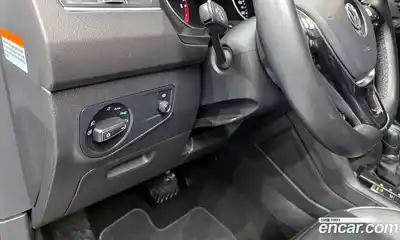 Volkswagen Tiguan 2018 2.0 Автомат в Москве № 215202, миниатюра 10