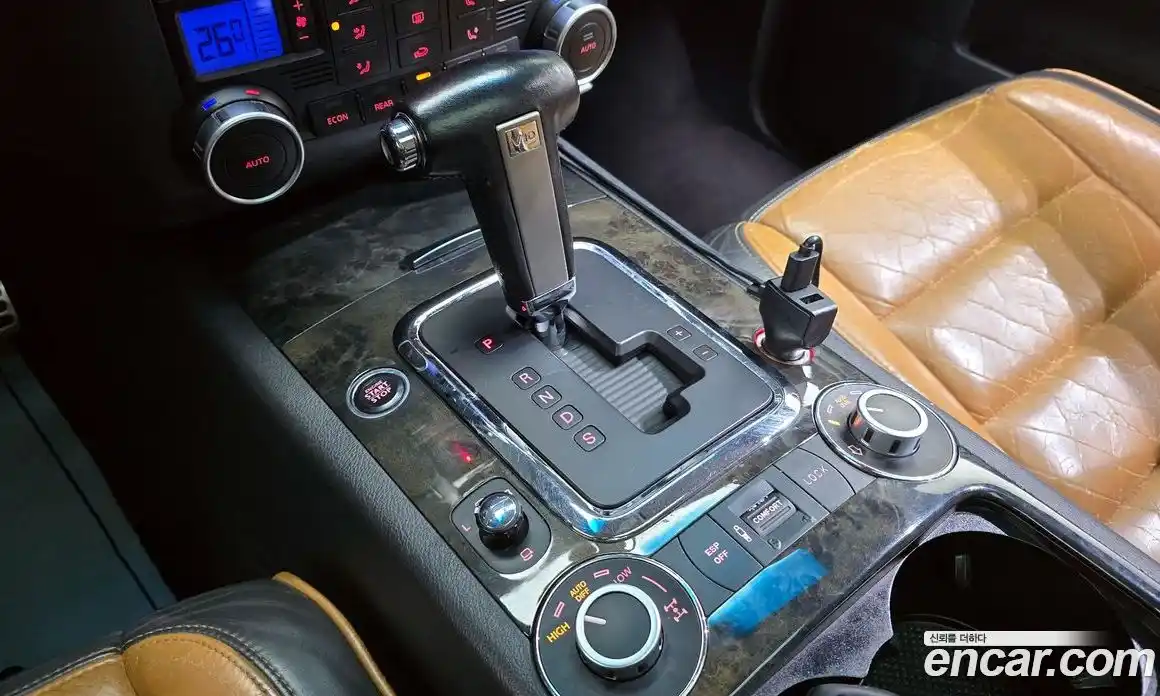 Volkswagen Touareg 2007 4.9 Автомат в Москве № 215333, фото 17