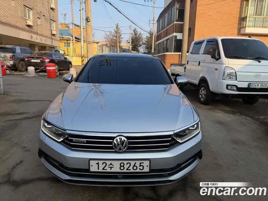 Volkswagen Passat 2018 2.0 Автомат в Москве № 215386, фото 1