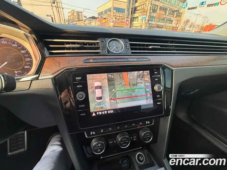 Volkswagen Passat 2018 2.0 Автомат в Москве № 215386, фото 8