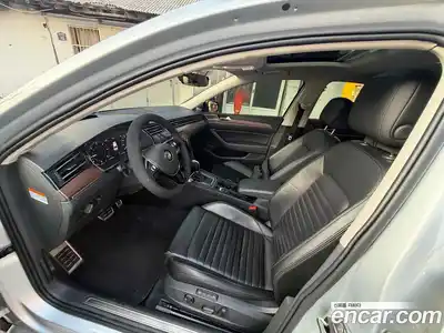 Volkswagen Passat 2018 2.0 Автомат в Москве № 215386, миниатюра 10