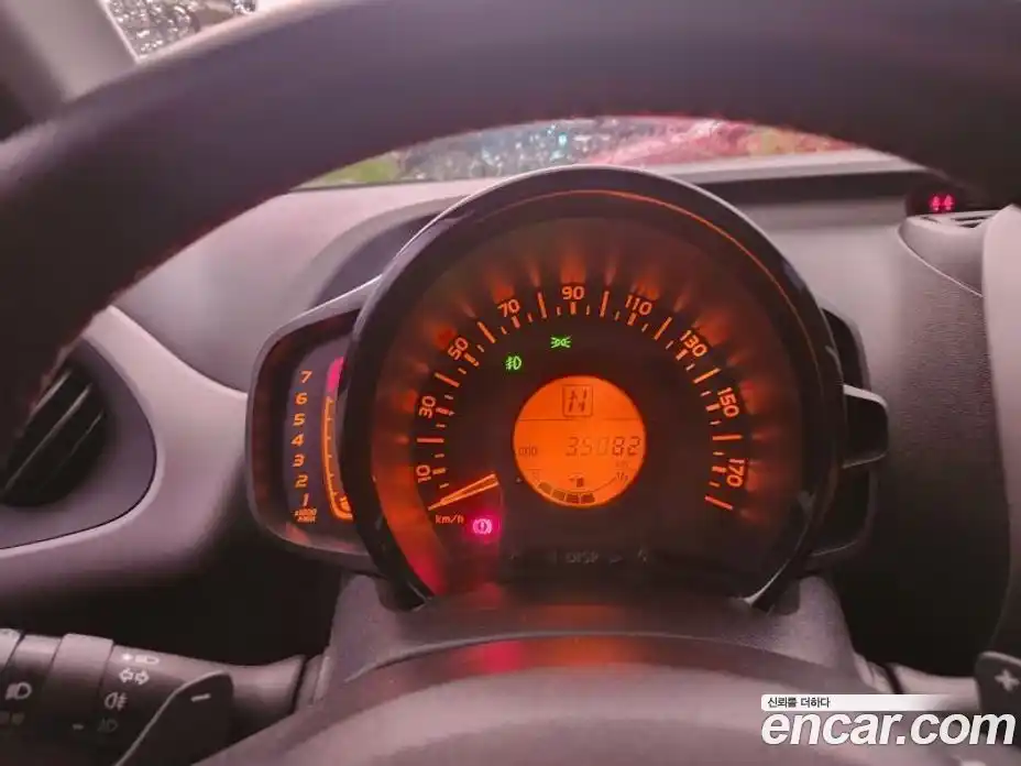 Toyota Aygo 2018 1.0 Автомат в Москве № 215640, фото 6