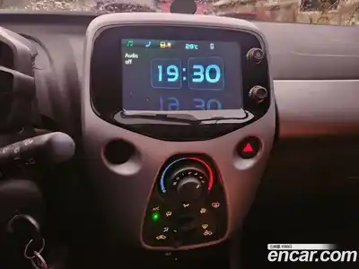 Toyota Aygo 2018 1.0 Автомат в Москве № 215640, миниатюра 9