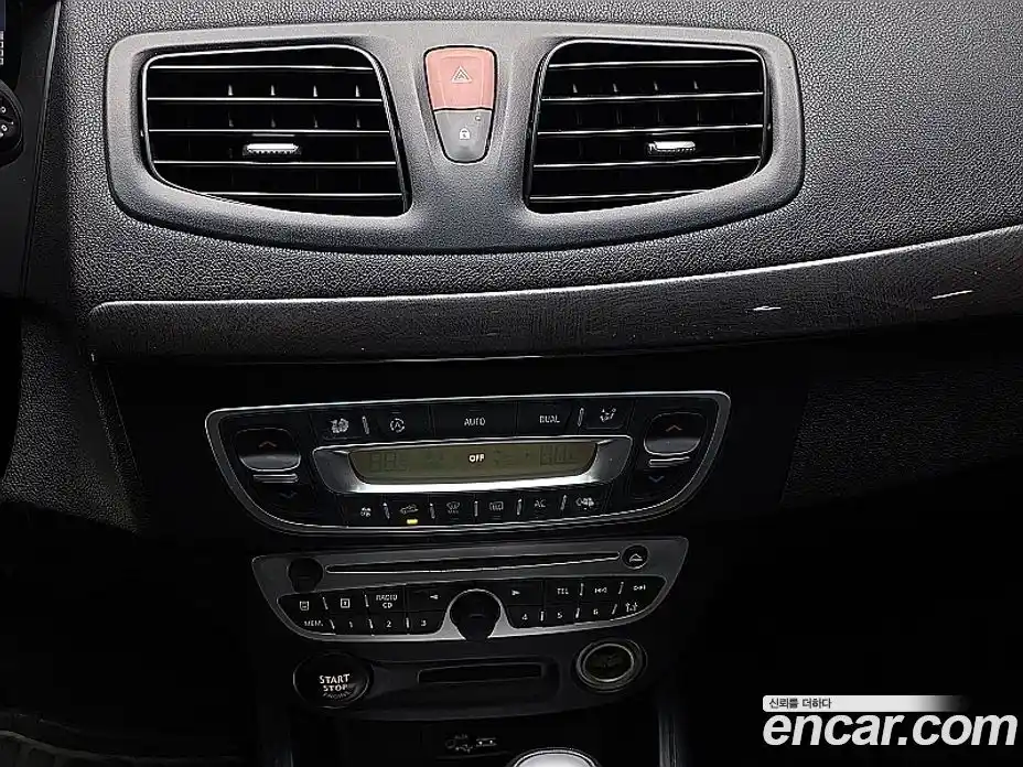 Renault SM3 2011 1.6 Автомат в Москве № 226396, фото 9